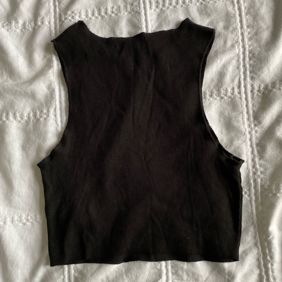 Black cropped tank top - Picture 3 of 3